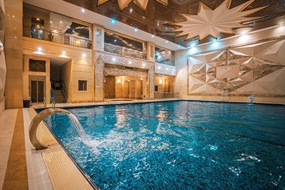 Water and entertainment complex